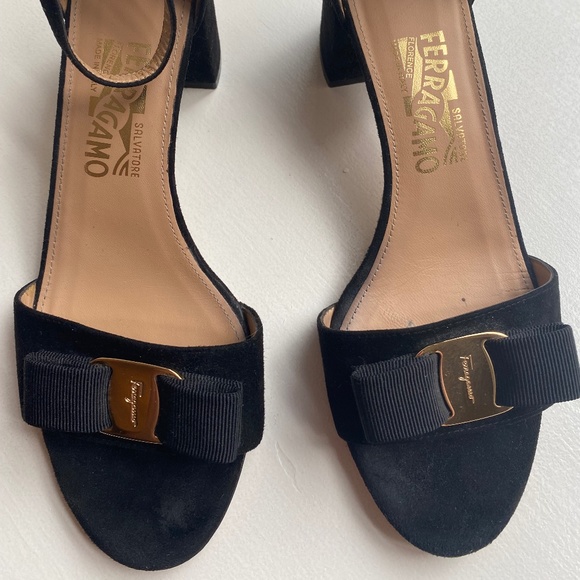 Salvatore Ferragamo Gavin Black Suede Block Heel Sandal Italy Logo Bow - Picture 3 of 8